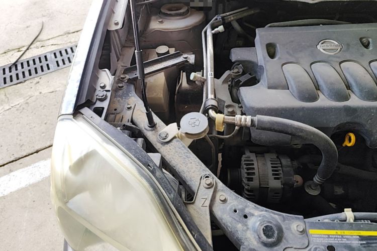 Used Nissan X-Trail 2010 2.0L CVT Comfort Edition 4WD Engine Bay Right