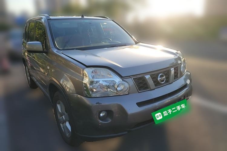Used Nissan X-Trail 2010 2.5L CVT Luxury Edition 4WD Front Right 45 Deg