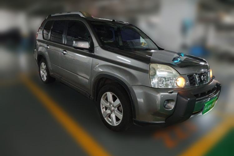 Used Nissan X-Trail 2010 2.5L CVT Ultimate Edition 4WD Front Right 45 Deg