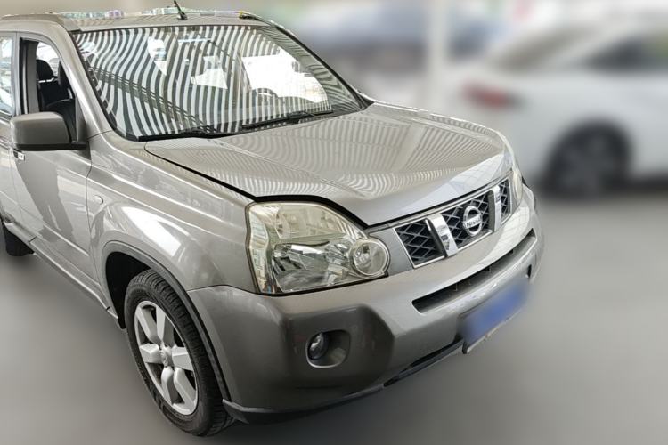 Used Nissan X-Trail 2010 2.5L CVT Luxury Edition 4WD Front Right 45 Deg