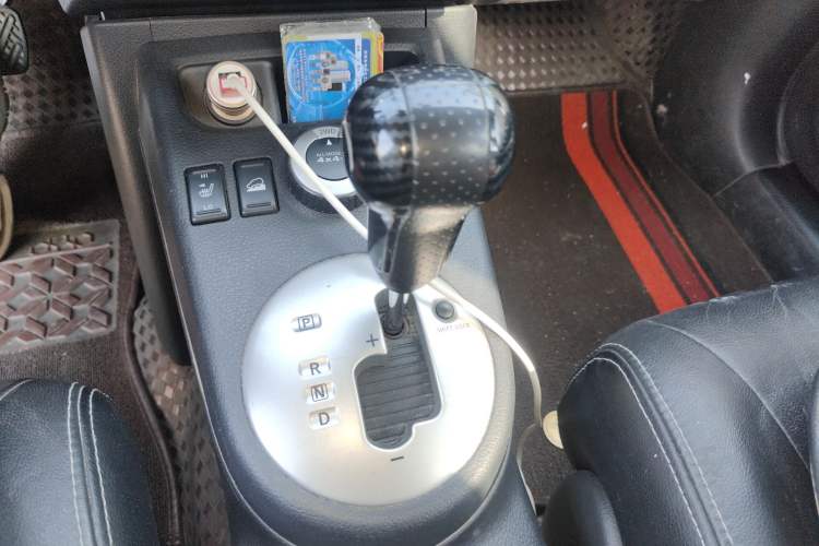 Used Nissan X-Trail 2010 2.5L CVT Luxury Edition 4WD Gear Lever