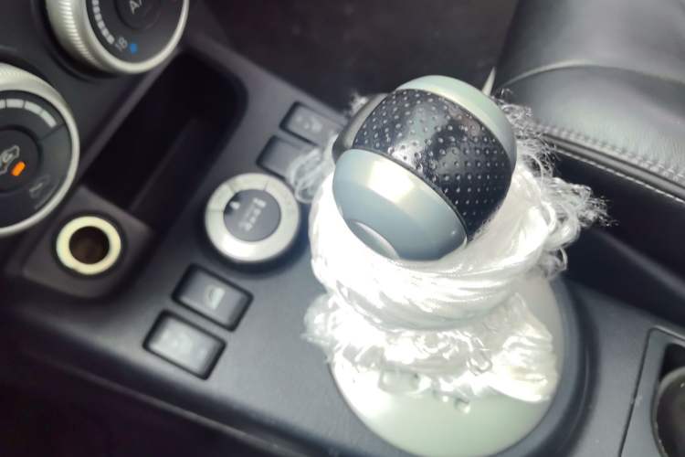 Used Nissan X-Trail 2010 2.5L CVT Luxury Edition 4WD Gear Lever