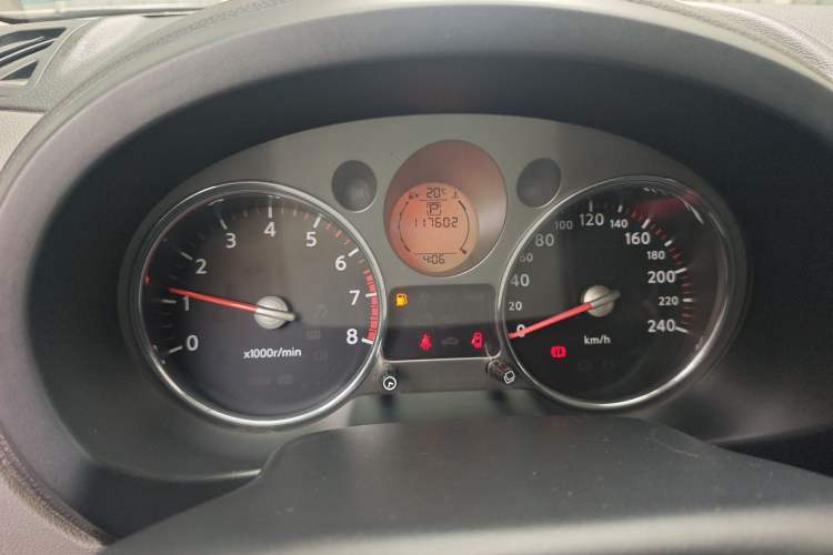 Used Nissan X-Trail 2010 2.5L CVT Luxury Edition 4WD Odometer Close Up