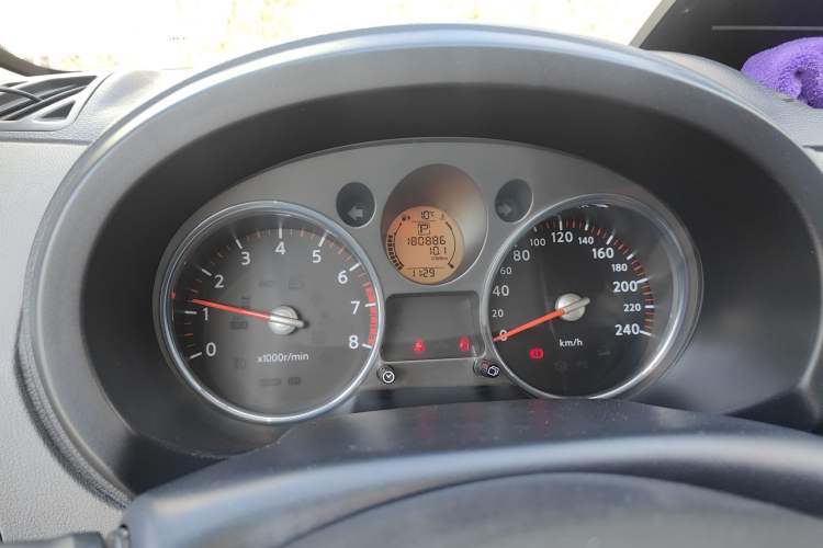 Used Nissan X-Trail 2010 2.5L CVT Luxury Edition 4WD Odometer Close Up