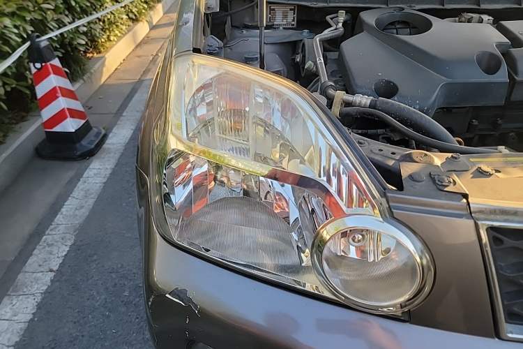Used Nissan X-Trail 2010 2.5L CVT Luxury Edition 4WD Right Front Headlight