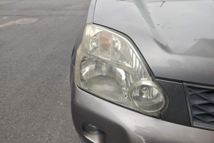 Used Nissan X-Trail 2010 2.5L CVT Luxury Edition 4WD Right Front Headlight