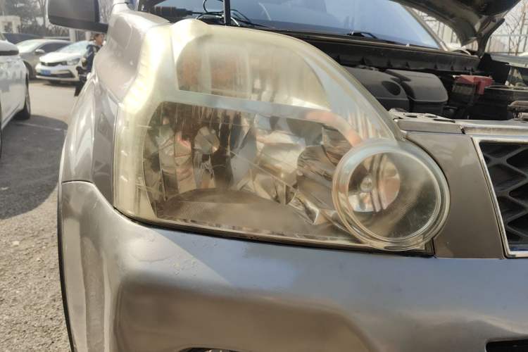 Used Nissan X-Trail 2010 2.5L CVT Luxury Edition 4WD Right Front Headlight