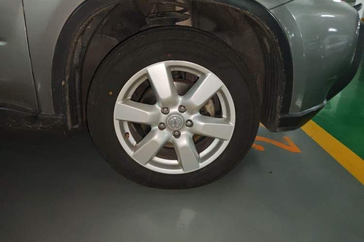 Used Nissan X-Trail 2010 2.5L CVT Ultimate Edition 4WD Right Front Wheel Hub