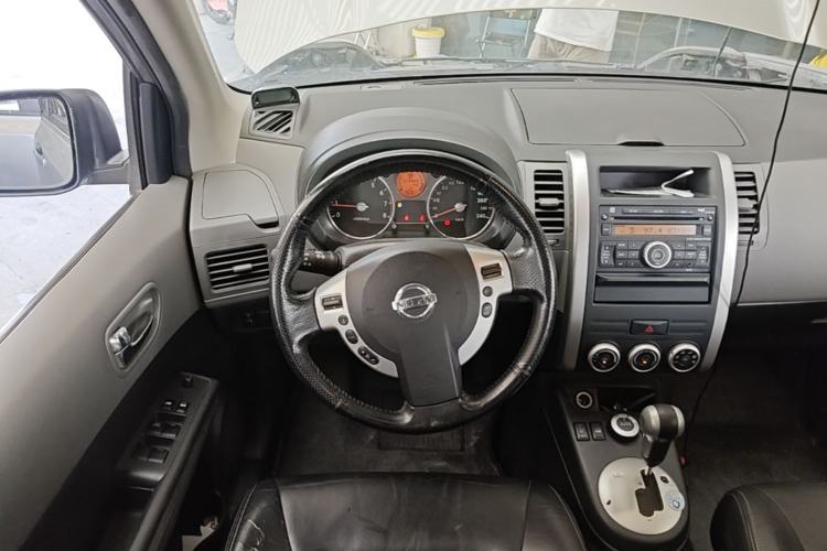 Used Nissan X-Trail 2010 2.5L CVT Luxury Edition 4WD Steering Wheel