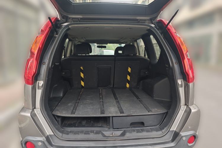 Used Nissan X-Trail 2010 2.5L CVT Luxury Edition 4WD Trunk