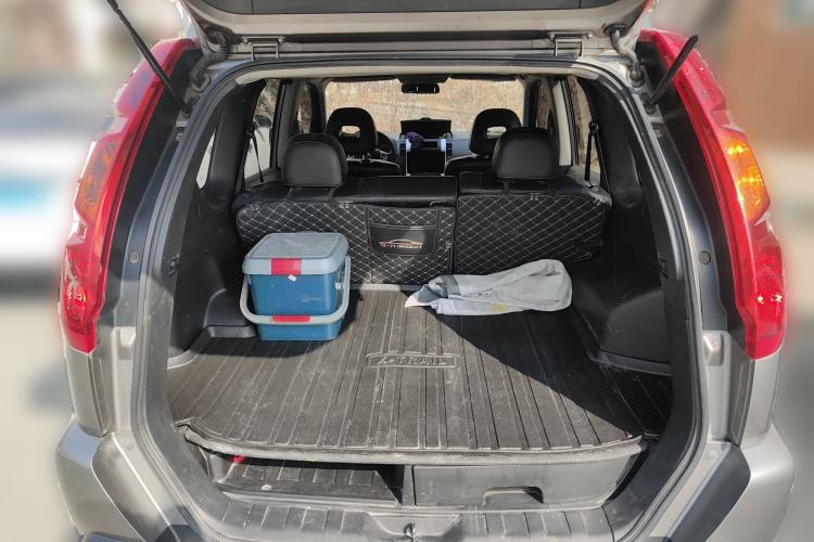 Used Nissan X-Trail 2010 2.5L CVT Luxury Edition 4WD Trunk
