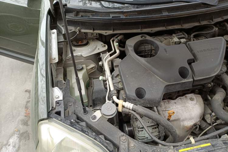 Used Nissan X-Trail 2010 2.5L CVT Flagship Edition 4WD Engine Bay Right