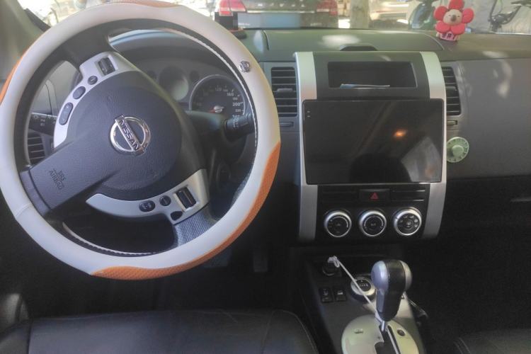 Used Nissan X-Trail 2010 2.5L CVT Luxury Edition 4WD Center Console