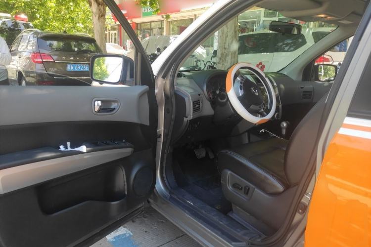 Used Nissan X-Trail 2010 2.5L CVT Luxury Edition 4WD Driver Seat