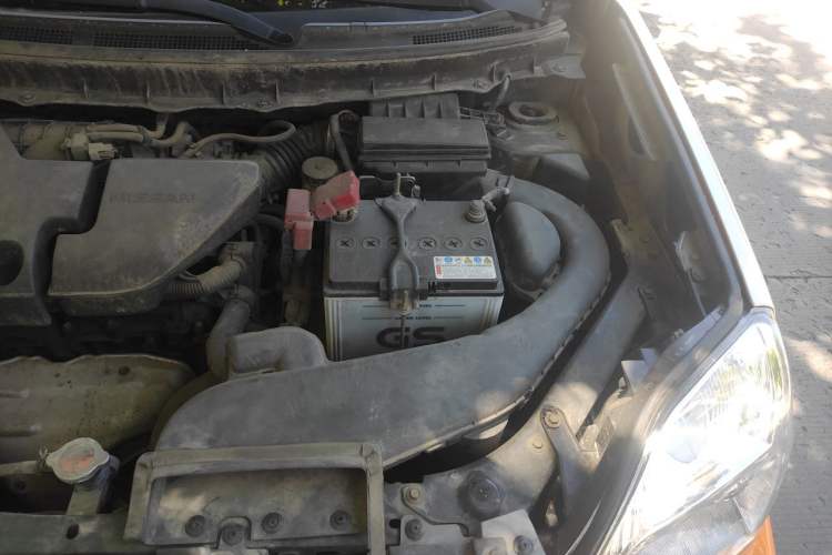 Used Nissan X-Trail 2010 2.5L CVT Luxury Edition 4WD Engine Bay Left