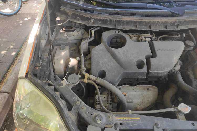 Used Nissan X-Trail 2010 2.5L CVT Luxury Edition 4WD Engine Bay Right