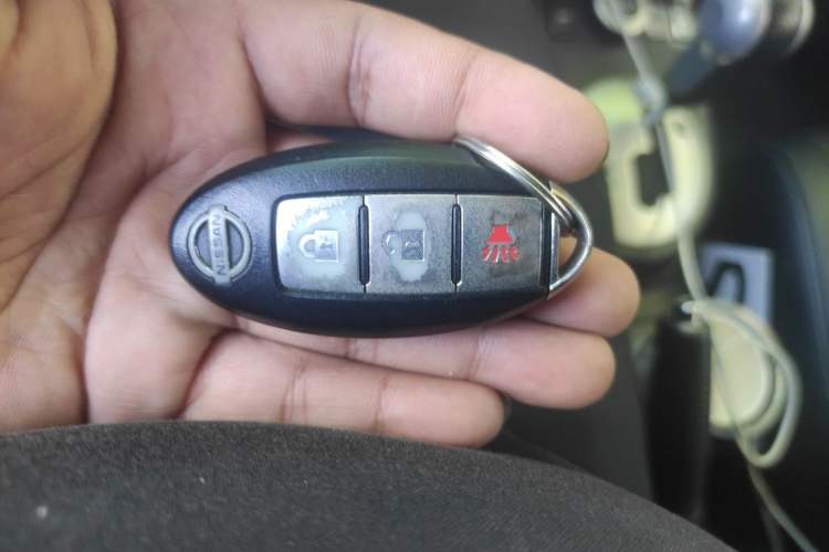 Used Nissan X-Trail 2010 2.5L CVT Luxury Edition 4WD Vehicle Key