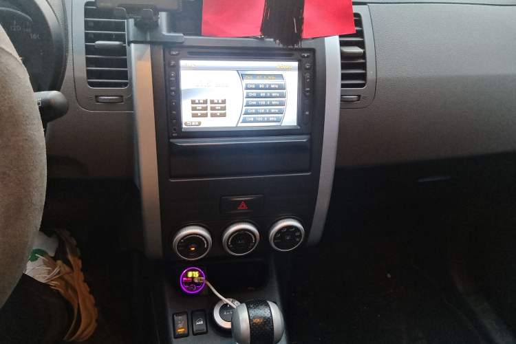 Used Nissan X-Trail 2010 2.5L CVT Luxury Edition 4WD Audio And AC Panel
