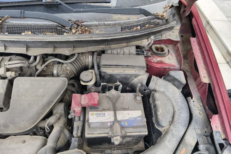 Used Nissan X-Trail 2010 2.5L CVT Ultimate Edition 4WD Engine Bay Left