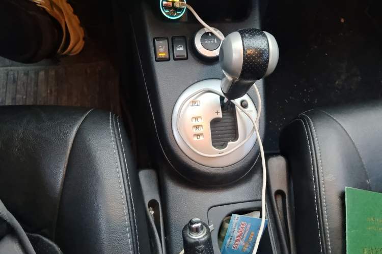 Used Nissan X-Trail 2010 2.5L CVT Luxury Edition 4WD Gear Lever