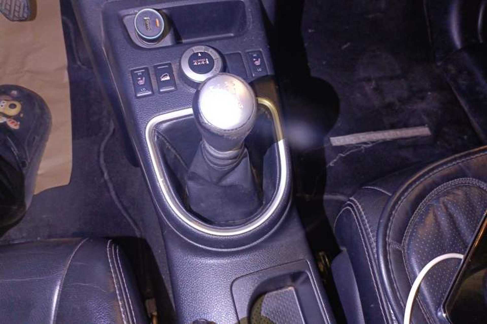 Used Nissan X-Trail 2010 2.5L Manual Luxury Edition 4WD Gear Lever