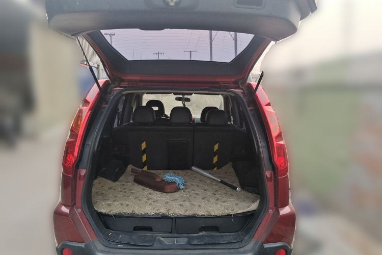 Used Nissan X-Trail 2010 2.5L CVT Luxury Edition 4WD Trunk