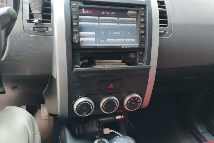 Used Nissan X-Trail 2010 2.5L CVT Luxury Edition 4WD Audio And AC Panel