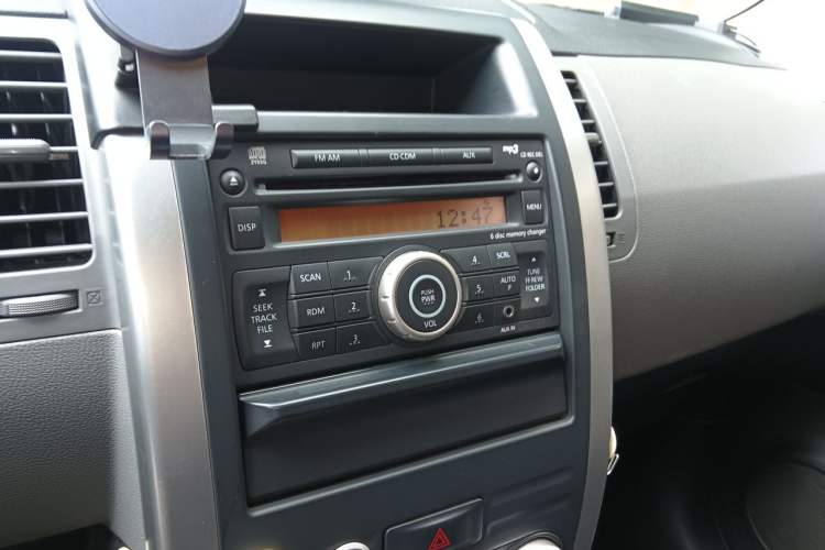 Used Nissan X-Trail 2010 2.5L CVT Luxury Edition 4WD Audio And AC Panel