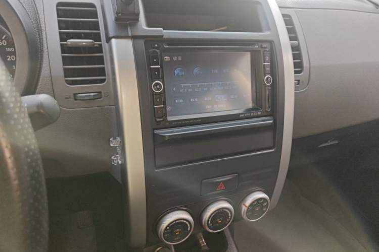 Used Nissan X-Trail 2010 2.5L CVT Flagship Edition 4WD Audio And AC Panel