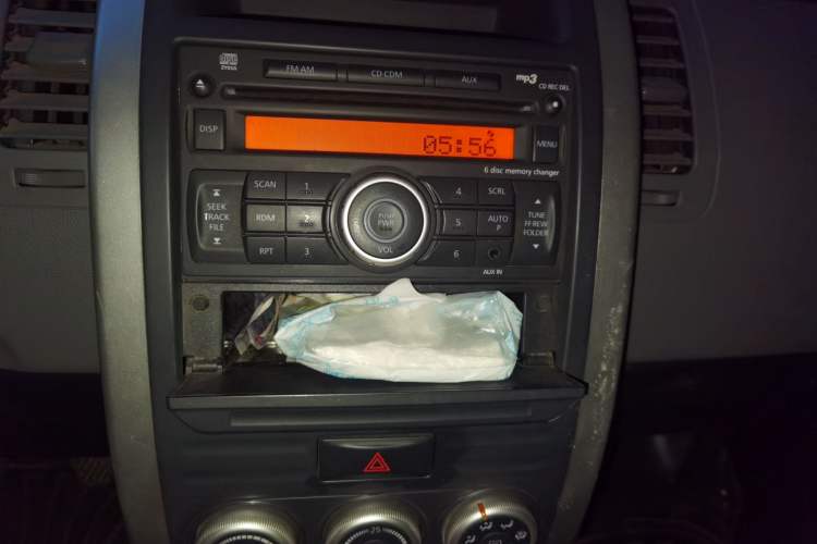 Used Nissan X-Trail 2010 2.5L Manual Luxury Edition 4WD Audio And AC Panel