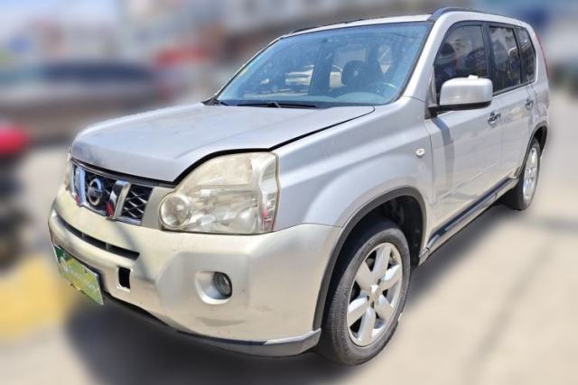 Ojetý Nissan X-Trail 2010 2.5L CVT Luxury Edition 4WD