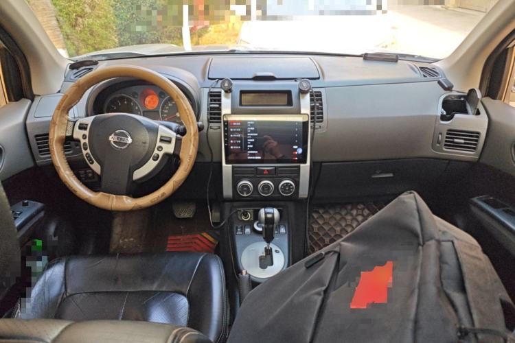 Used Nissan X-Trail 2010 2.5L CVT Flagship Edition 4WD Center Console