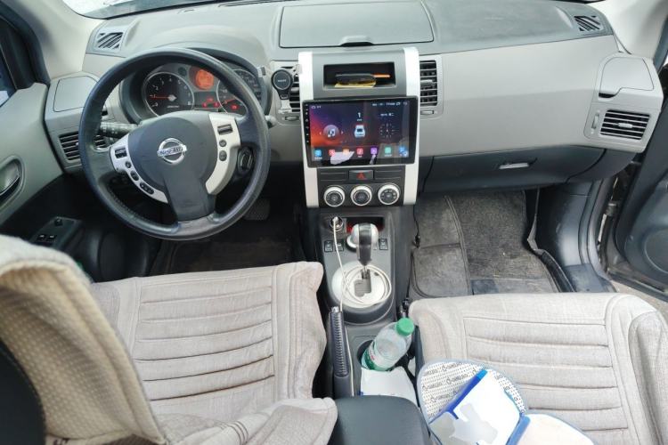 Used Nissan X-Trail 2010 2.5L CVT Flagship Edition 4WD Center Console