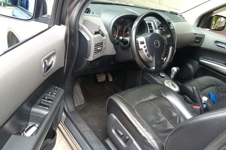 Used Nissan X-Trail 2010 2.5L CVT Luxury Edition 4WD Driver Seat