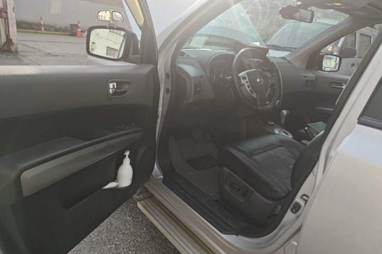 Used Nissan X-Trail 2010 2.5L CVT Flagship Edition 4WD Driver Seat