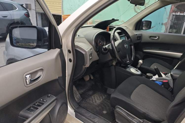 Used Nissan X-Trail 2010 2.0L CVT Comfort Edition 4WD Driver Seat