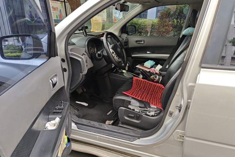 Used Nissan X-Trail 2010 2.5L CVT Luxury Edition 4WD Driver Seat