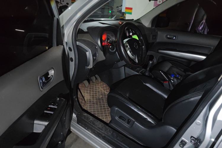 Used Nissan X-Trail 2010 2.5L Manual Luxury Edition 4WD Driver Seat