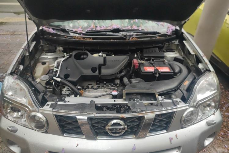 Used Nissan X-Trail 2010 2.5L CVT Ultimate Edition 4WD Engine Bay