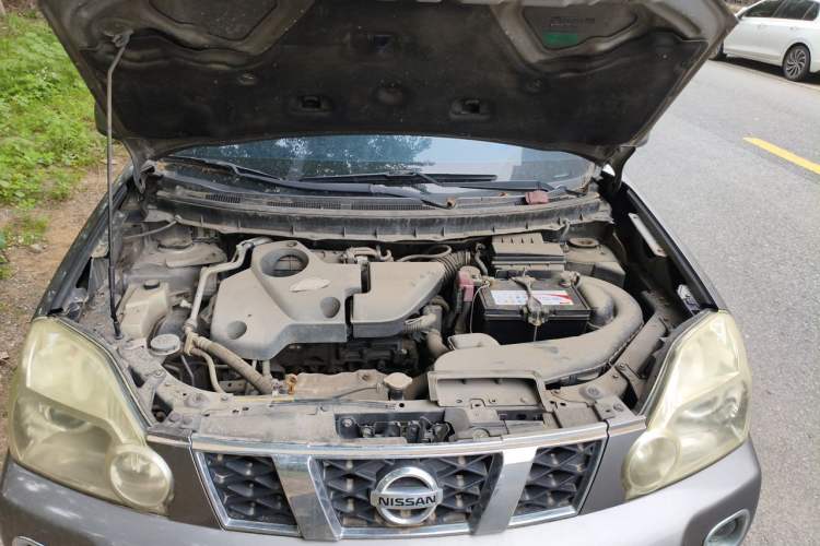 Used Nissan X-Trail 2010 2.5L CVT Luxury Edition 4WD Engine Bay