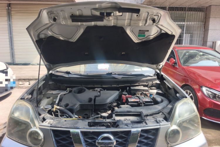 Used Nissan X-Trail 2010 2.5L CVT Luxury Edition 4WD Engine Bay