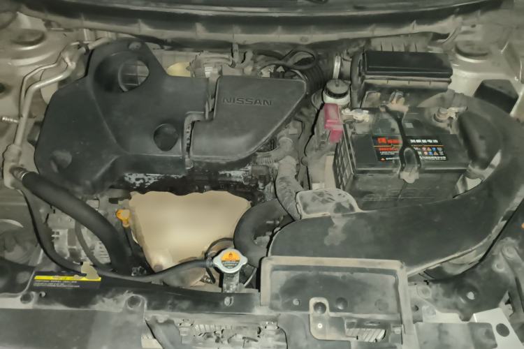 Used Nissan X-Trail 2010 2.5L CVT Flagship Edition 4WD Engine Bay