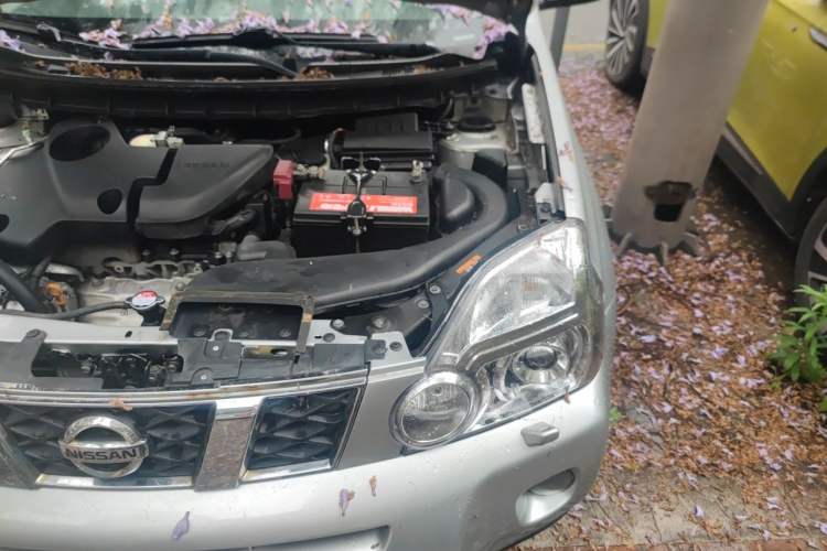 Used Nissan X-Trail 2010 2.5L CVT Ultimate Edition 4WD Engine Bay Left