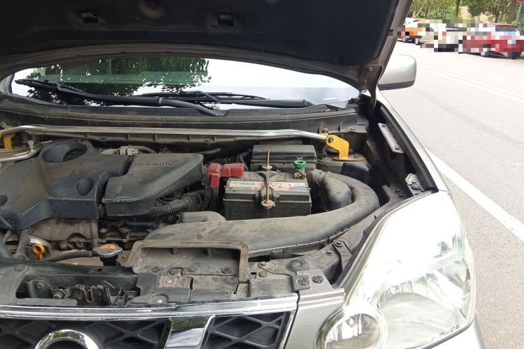 Used Nissan X-Trail 2010 2.5L CVT Luxury Edition 4WD Engine Bay Left