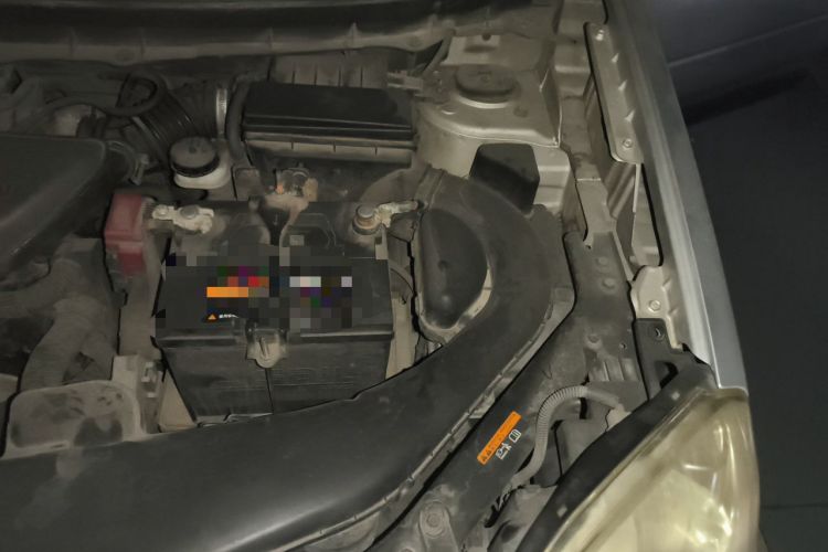 Used Nissan X-Trail 2010 2.5L CVT Flagship Edition 4WD Engine Bay Left