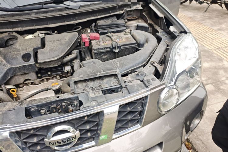 Used Nissan X-Trail 2010 2.5L CVT Luxury Edition 4WD Engine Bay Left