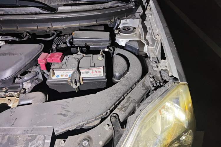 Used Nissan X-Trail 2010 2.5L Manual Luxury Edition 4WD Engine Bay Left