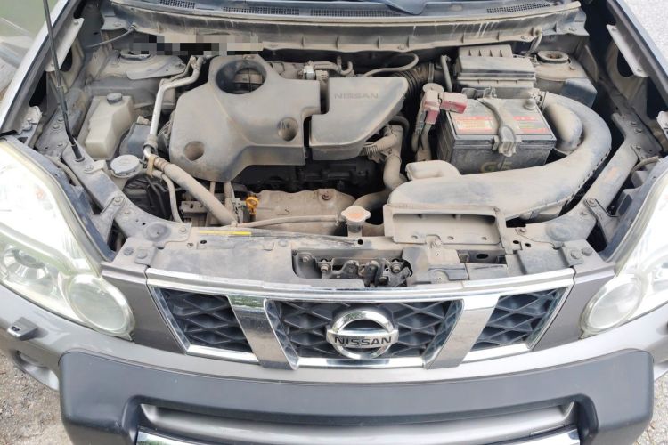 Used Nissan X-Trail 2010 2.5L CVT Flagship Edition 4WD Engine Bay