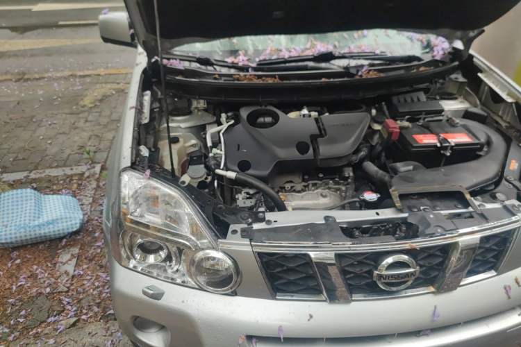Used Nissan X-Trail 2010 2.5L CVT Ultimate Edition 4WD Engine Bay Right