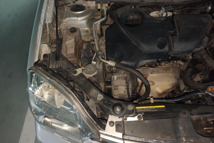 Used Nissan X-Trail 2010 2.5L Manual Luxury Edition 4WD Engine Bay Right